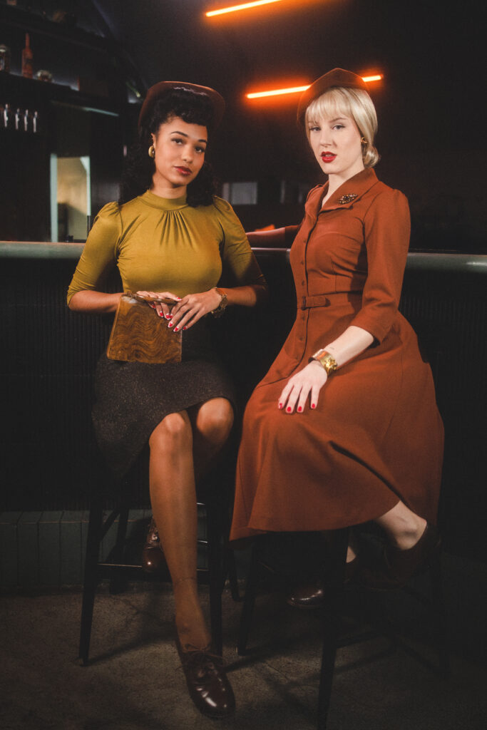 Mode im Stil der 40er Jahre, Vintage Mode aus Berlin, 40er Shirt, A-Linien Rock, Mantelkleid