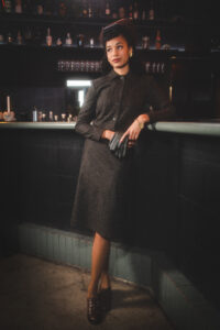 Mode im Stil der 40er Jahre, Vintage Mode aus Berlin, kurze Jacke, ausgestellter Rock